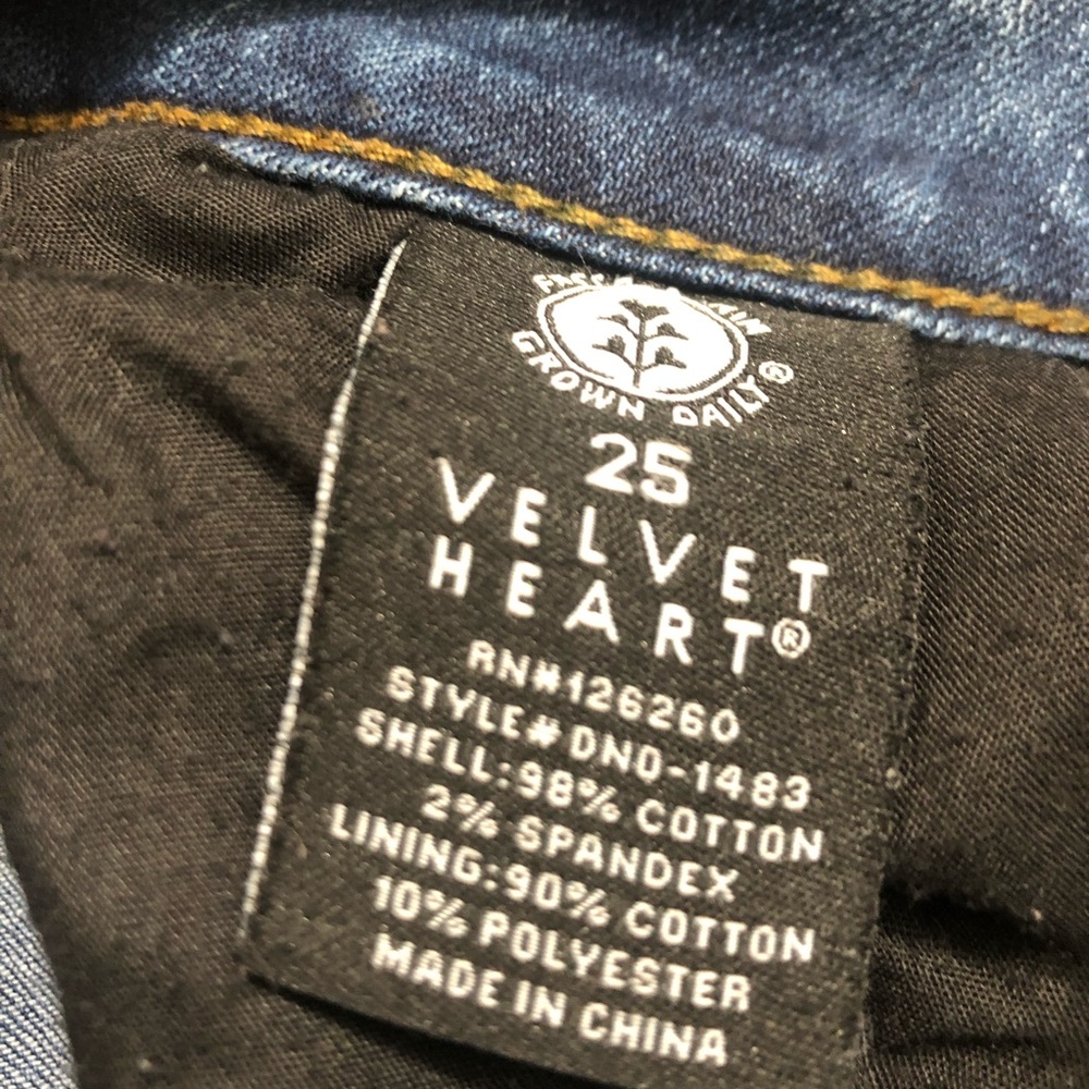 Mid Rise Cropped Jeans - Picture 8 of 8